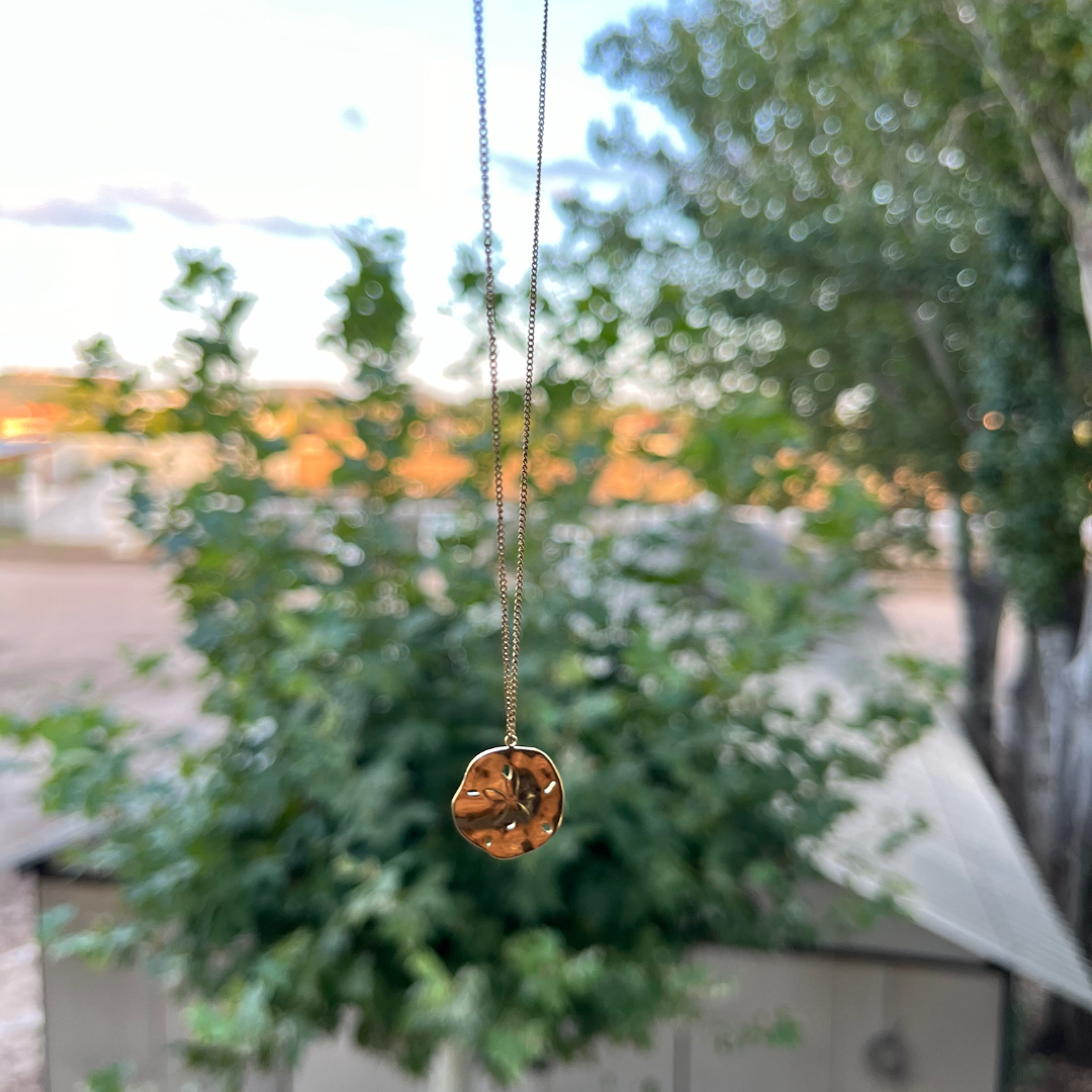 Dolar De Arena Necklace